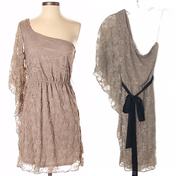 Lily Rose Dresses & Skirts - Lily Rose one shoulder tan dress with black sash